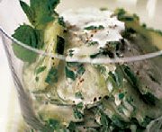 Salade de concombre  la menthe